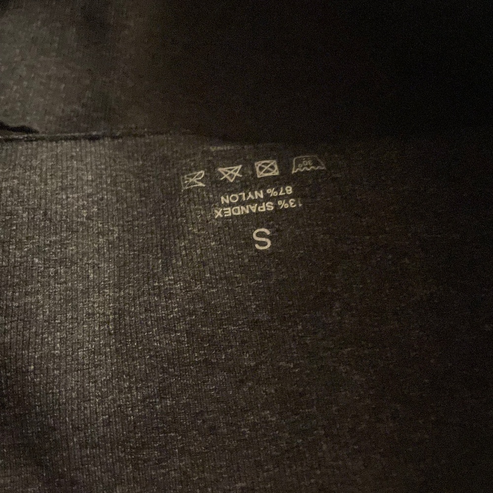 *sold* Charcoal NVGTN seamless leggings